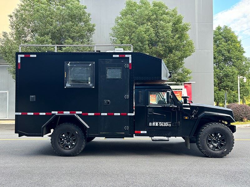 Dongfeng Warrior 4x4 Command Vehicle high quality